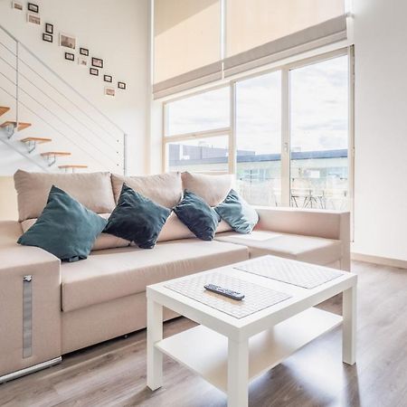 El Ventero Apartment - Elegante Apt Para 5 Con Terraza, Wi-Fi Y Aparcamiento En La Calle Camarma de Esteruelas 外观 照片