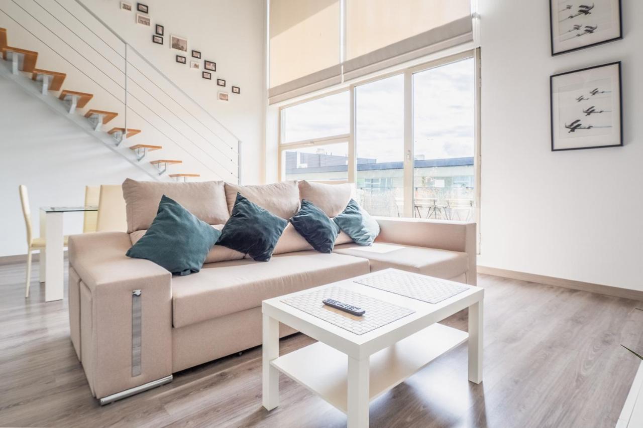 El Ventero Apartment - Elegante Apt Para 5 Con Terraza, Wi-Fi Y Aparcamiento En La Calle Camarma de Esteruelas 外观 照片